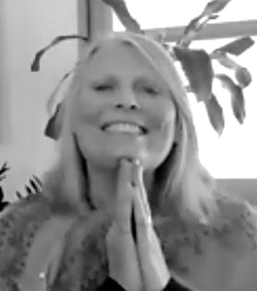 Tara zoom pic4 b&w